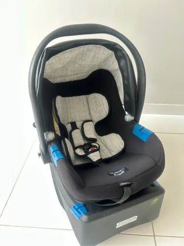 Burigotto Carrinho de bebê + bebê conforto c base