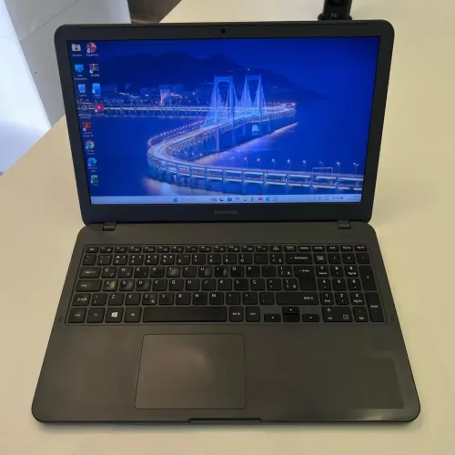 NOTEBOOK SANSUNG DDR4 8GB SSD 240GB ACEITO CARTÃO DO GARANTIA 750$