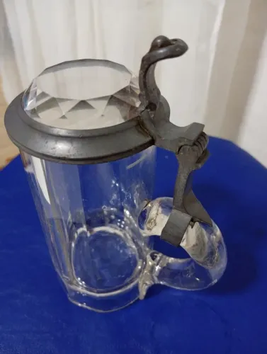 Caneca de Chope antiga em Vidro com tampa de estanho e Cristal lapidado -Colecionável