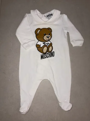 macacão moschino kids branco 6 meses