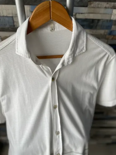 Camisa rota do mar
