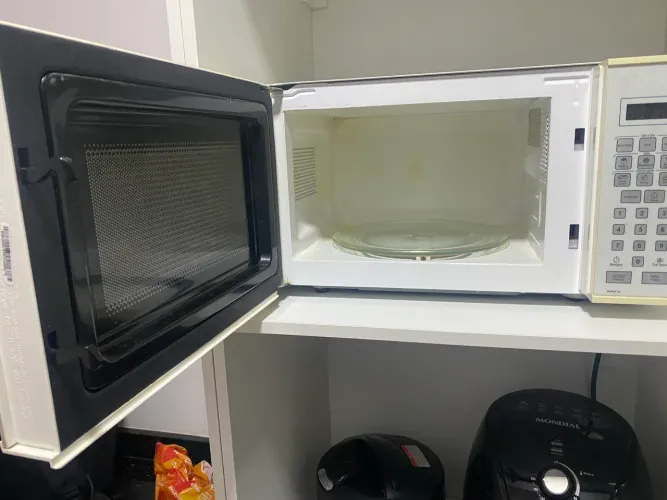 Microondas semi novo