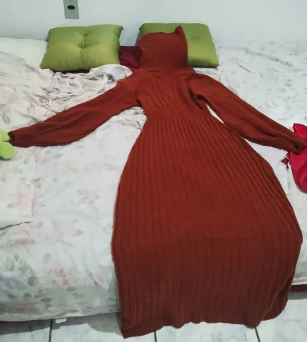 Vestido Feminino Tricot Mousse com Fendas Manga Longa Gola Inverno
