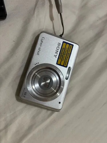Câmera Sony Cyber-shot 10.1MP + cartão + carregador