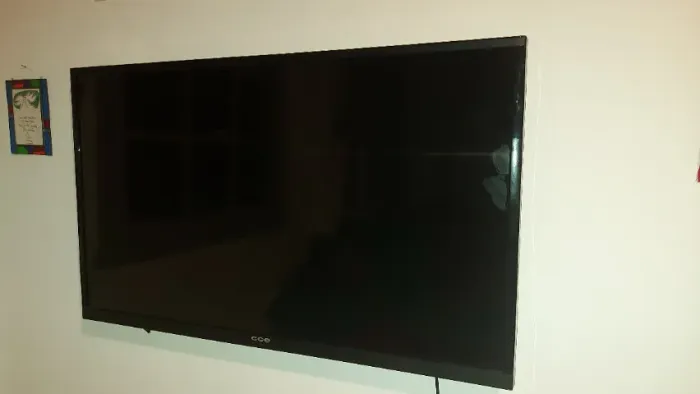 TV 40 polegadas CCE - com defeito - modelo LV40G tela LCD