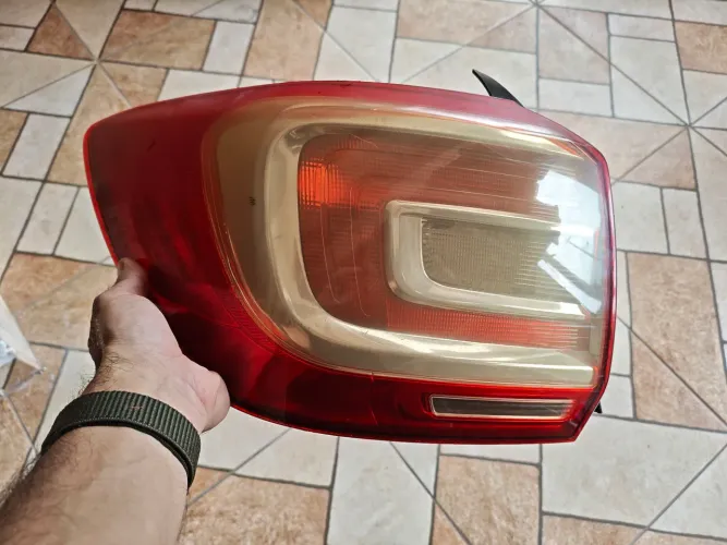 Lanterna Renault Logan