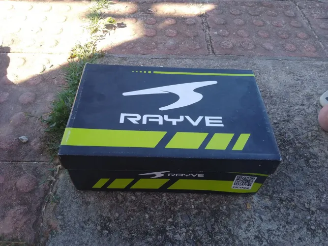Vendo chuteira 100