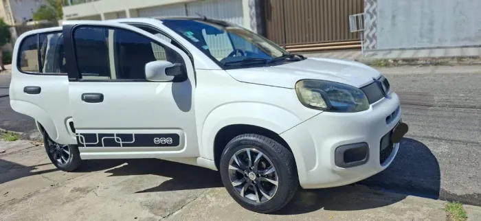 Fiat Uno Attractive 1.0 EVO Fire Flex 8V 5P 2015