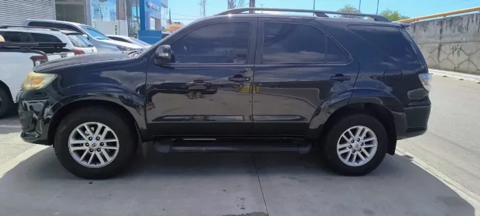 Toyota Hilux SW4 SR 4X2 2.7/ 2.7 Flex 16V Aut. 2014