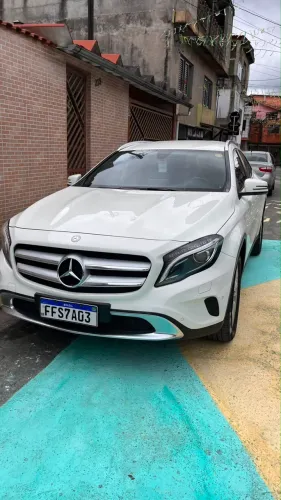 Mercedes-Benz GLA 200 Adv. 1.6/1.6 TB 16V Flex Aut. 2016