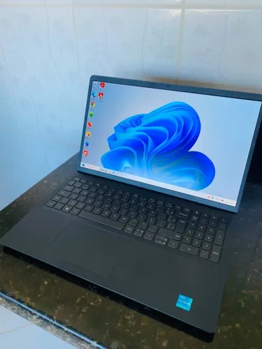 NOTEBOOK DELL INSPIRON 3520  I3 12GB RAM 256NVME