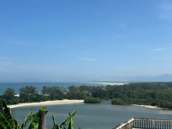 Vendo 2 casas com vista e quintal em Barra de Guaratiba - Rio de Janeiro.