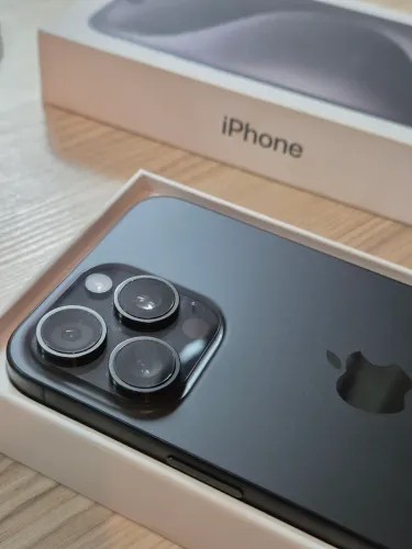 Iphone 15 Pro Max - Titânio Black - 256gb (Seminovo)