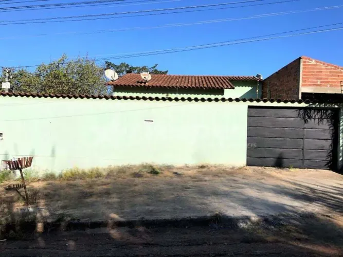 Casa à venda no bairro Parque Veiga Jardim - Aparecida de Goiânia/GO