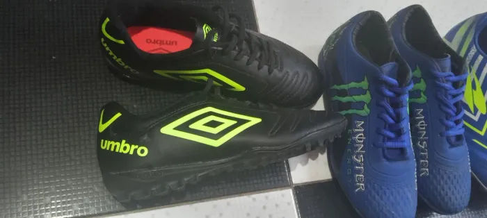 Chuteiras para venda todas 38,umbro original as 2 simples!