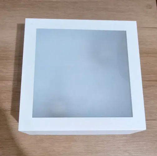 Lindo plafon 20×20 (luminária) de sobrepor quadrada. Soquete E27. Buscar próximo a Doca.