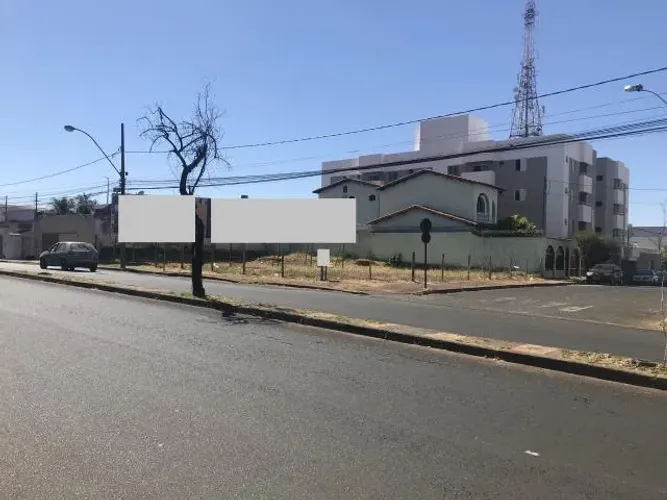 Terreno Padrão em Uberlândia