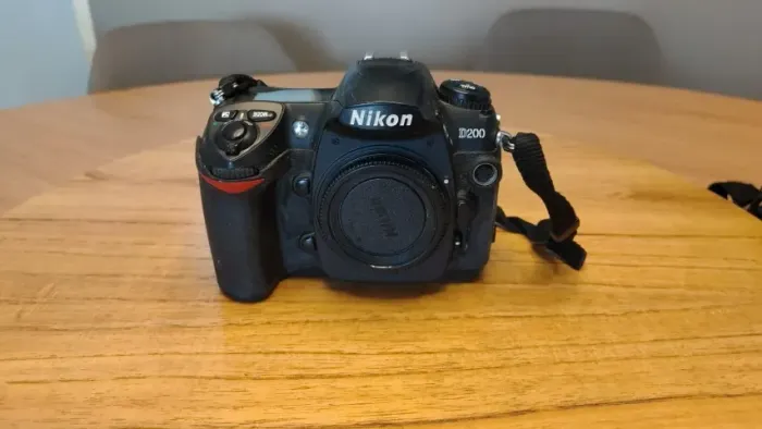 Camera Nikon D200 + Lente 50mm