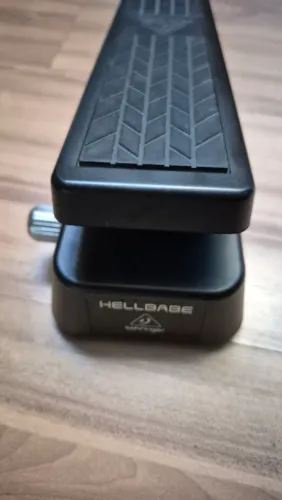 Pedal wha behringer - muitos recursos