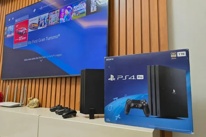 Ps4 pro na caixa