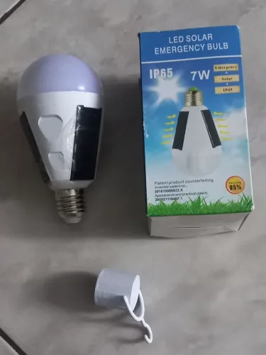Duas Lâmpadas Solar de Emergência de LED