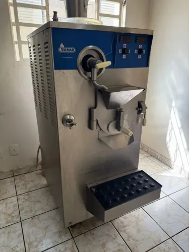 Máquina de Gelato Valmar Smarty 7 M - Pastoprodutora Profissional