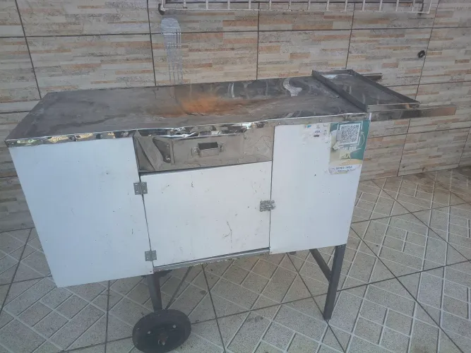 Carrinho de churrasco bom estado