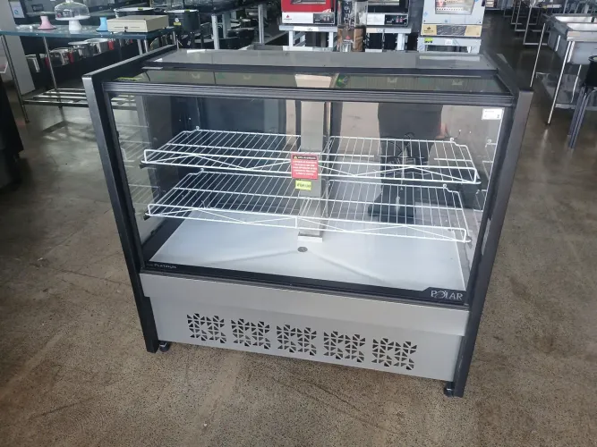 Balcão Refrigerado para bolos e tortas Polar 1,25M Preto Platinum