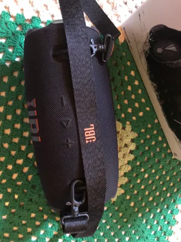 Caixa JBL x4 extreme