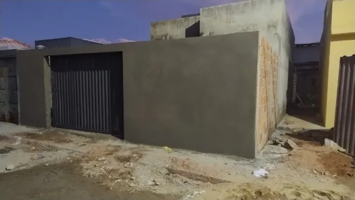 Casa de 2 quartos, com escritura e registro, excelente oportunidade de investimento