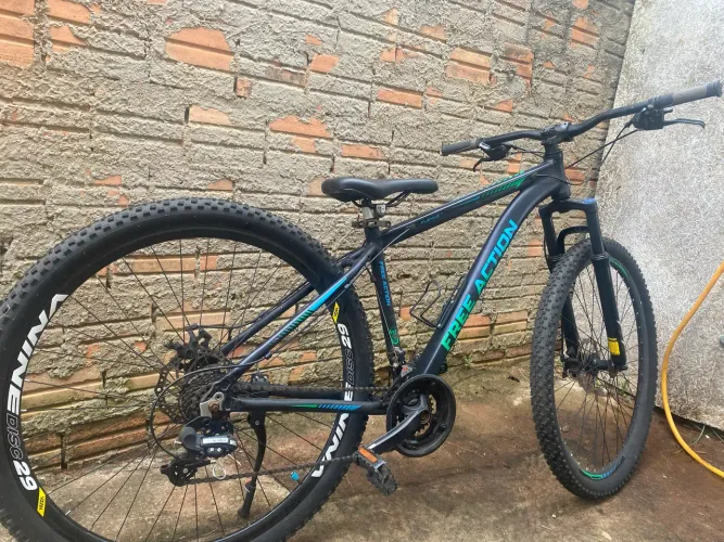 Estou vendendo bicicleta Free Action Flexus aro 29