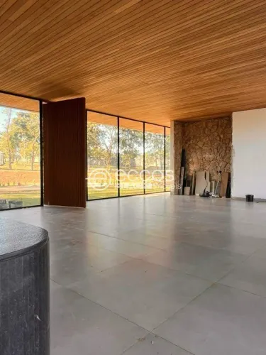 Casa em condomínio à venda, 4 quartos, 4 suítes, Morada do Sol - Uberlândia/MG