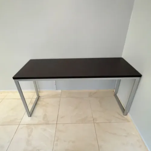 Mesa Estilo Industrial 1,70m - Estrutura Metálica e Tampo Grafite