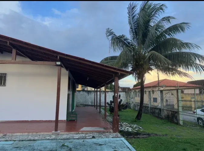ALUGO POR TEMPORADA CASA EM MOSQUEIRO( NA VILA) R$ 500 REAIS A DIÁRIA