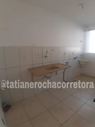Alugo excelente apartamento no Condomínio Fonte dos Passaros.
