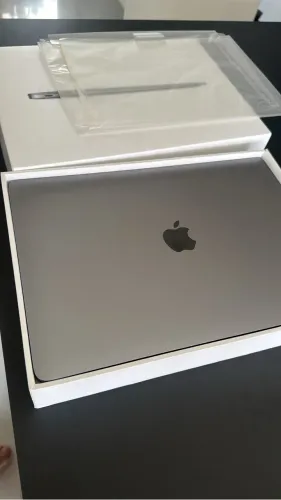 MacBook Air M1 completo na caixa