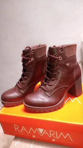 Bota Marrom
