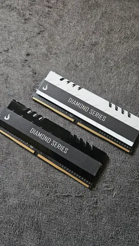 Kit 16GB (2x8GB) Memória RAM Rise Mode Diamond Series DDR4 2400MHz