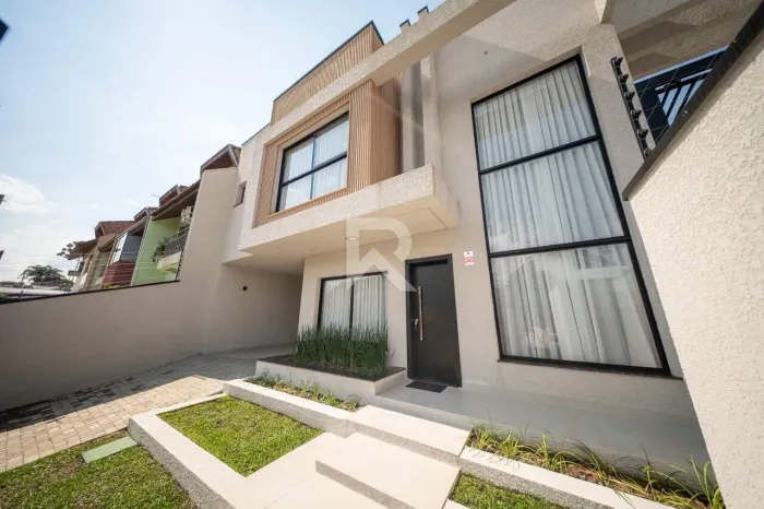 Sobrado Novo Semi-Mobiliado, 3 Quartos, 2 Vagas à Venda, 115 m² - São Brás - Curitiba/PR