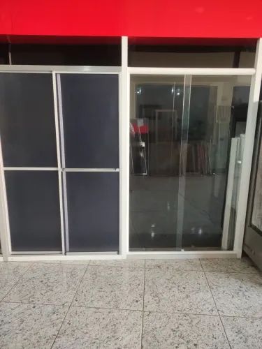 Box de acrílico e vidro