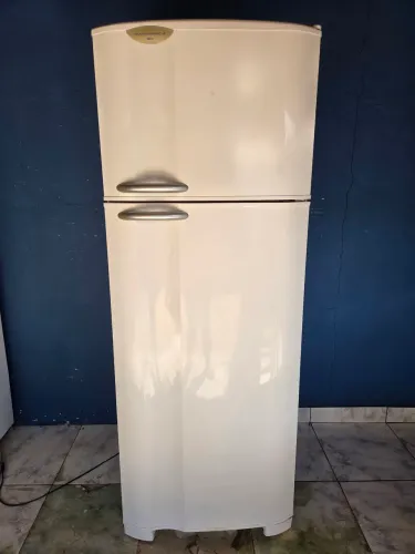 Vendo geladeira Electrolux