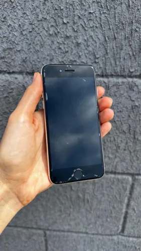 Celular IPhone SE 64gb 11