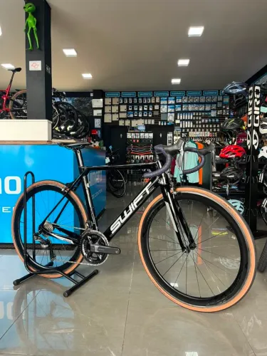 Bike road hipervox swift tamanho M Durace eletrônico de 12v fullcarbo