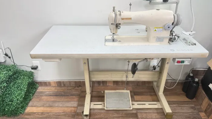 Máquina de costura industrial reta (vendo barato )