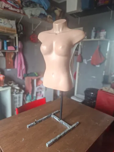 Manequim tronco com suporte