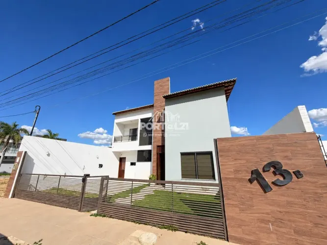 Casa à venda no Condomínio Parque Jatobá com 3 suítes, piscina, energia solar e planejados