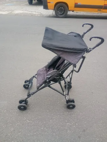 Carrinho de passeio dobrável