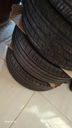 Pneus R18. 215/35