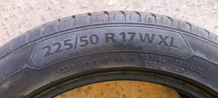 02 Pneus Barum 225/50 R17 WXL