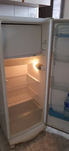 Geladeira 300 litros cônsul desgelo seco 